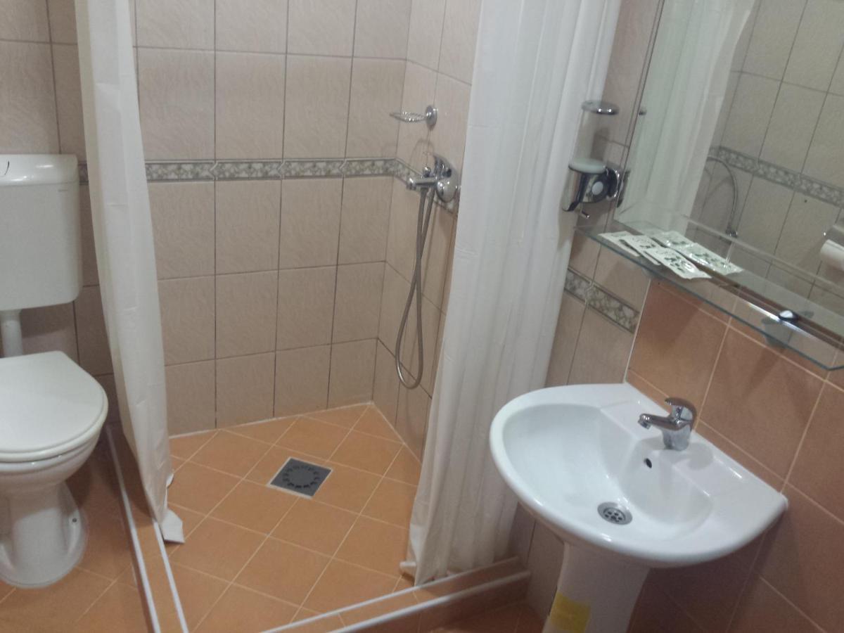 Guest House Ginek Οχρίδα Δωμάτιο φωτογραφία